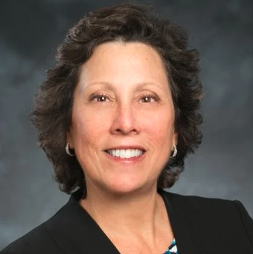 CrainsNewYork's tweet photo. Congratulations to Lisa Osofsky for being acknowledged as a notable! Lisa is a partner and executive board member at @Mazars_USA and has led the private client services practice at the audit, accounting and consulting firm for 17 years #NotableAccounting https://t.co/Q2D8CRt94Q https://t.co/rbQJViRXrR