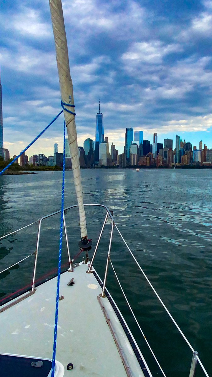 thegouldfinch's tweet photo. Sailing by NYC this evening during an amazing sunset. #sailing #sunset https://t.co/ACuDNlouLF