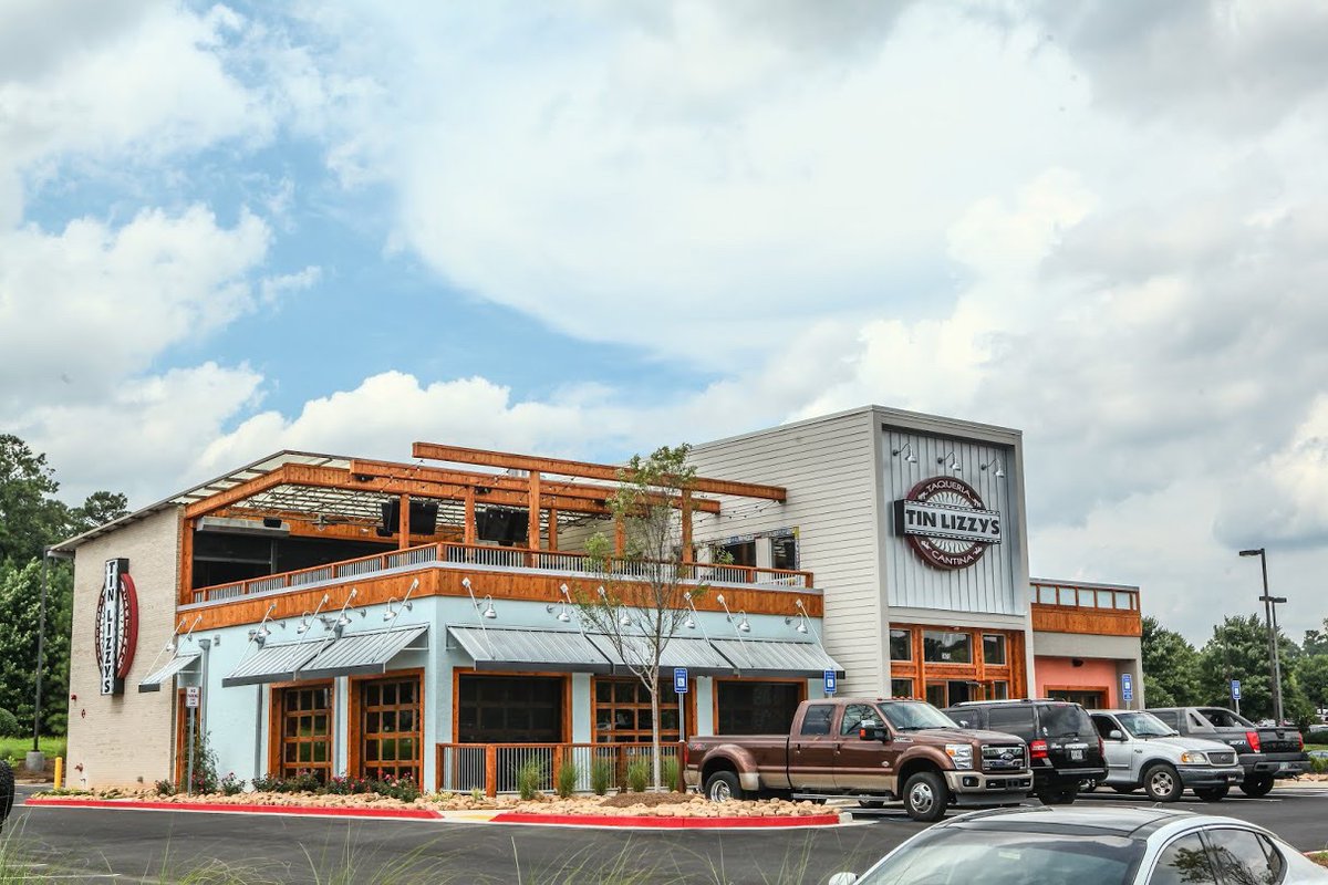 VickersDesign's tweet photo. This week's #ThrowbackThursday focuses on @tinlizzyscantina . Keeping @southernproperhospitality brand vision and colors consitently at the forefront, #VickersDesignGroup was able to give each location its own special touch. https://t.co/TOep801z99