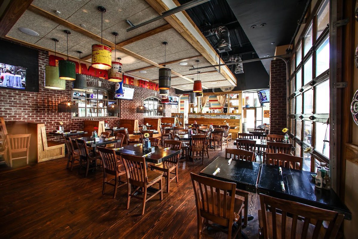 VickersDesign's tweet photo. This week's #ThrowbackThursday focuses on @tinlizzyscantina . Keeping @southernproperhospitality brand vision and colors consitently at the forefront, #VickersDesignGroup was able to give each location its own special touch. https://t.co/TOep801z99