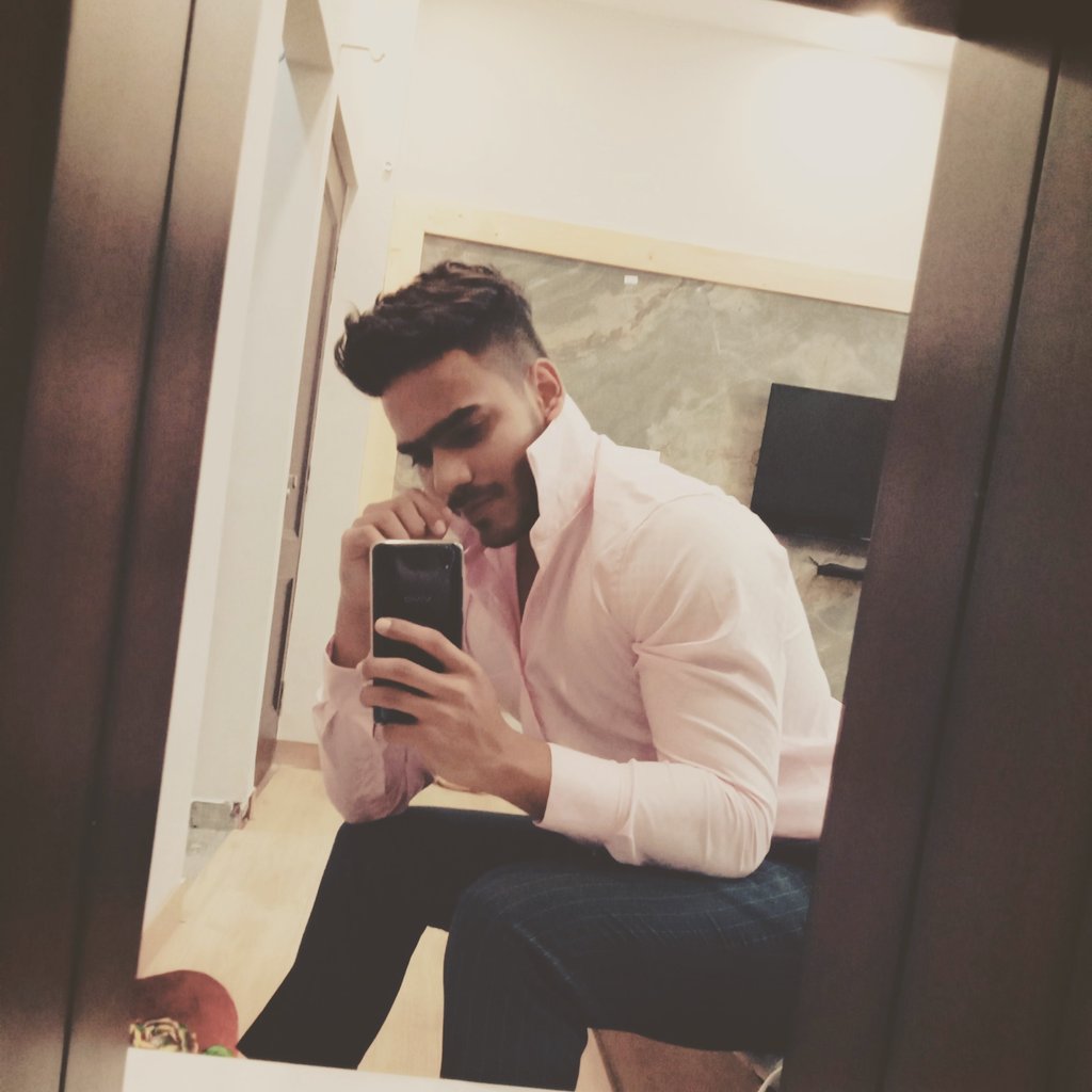 FITTEDDY1's tweet photo. FORMALS😎........ https://t.co/z5fmRTrIWc