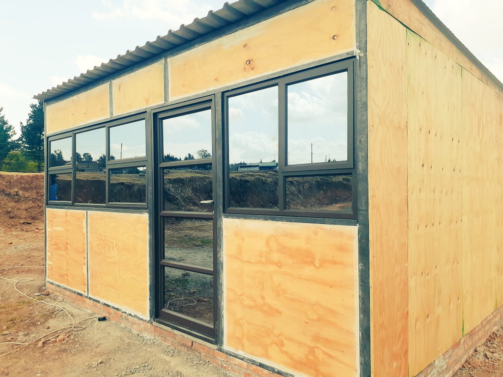 KingPostLso's tweet image. Please retweet my work 🙂🙃
I am still that Artistic constructor that will not just help you build your business, but build your dreams 😁. My work is well known, and time is quality is what I offer. Call me here 😃 +266 59 079 202 🙏🏽 thank you for your support. BMH Construction