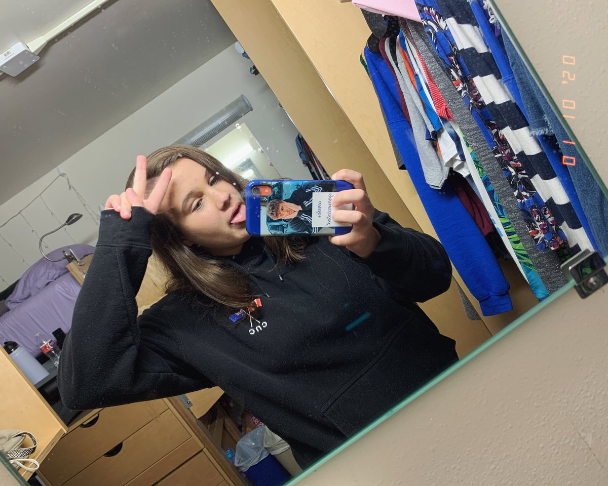 i’ve been rocking the cnc merch since november 🥺💙💙 miss you corey! you’re my phone case, so i know you’re with me wherever i go, especially during college 💙💙