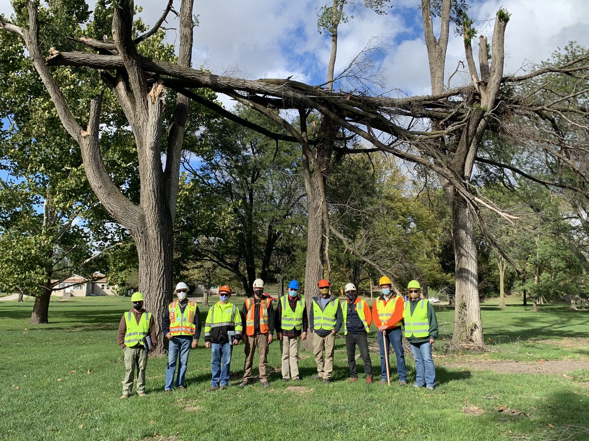 DebbieFluegel's tweet photo. The Illinois Urban Forest Strike Team deployed to Ottawa today to assess public trees damaged by a tornado that developed from the derecho on Aug. 10th. @Trees_Forever @IllinoisDNR @iaawirrcom https://t.co/UBDsUHjv3N