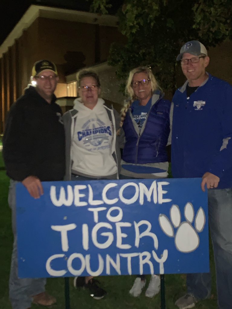 tgib3's tweet photo. No there isn’t a Tiger football game tomorrow but you can still come to Friday Night Lights at PHS for the “Battle of the Boosters”!  Dinner, baked goods, raffles and find a football player to donate food items for our local food pantry!! #ImissPHSfootball https://t.co/Bpb0i2G656