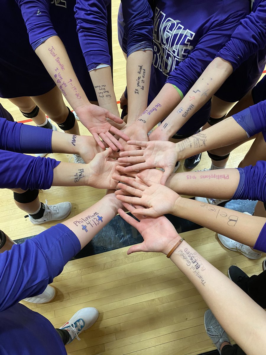 BoseJoey's tweet photo. #SVVB quotes that mean something to each girl. It was so neat to hear and see all of them💜#svnation @JessieThalheim https://t.co/944p4OEkdc