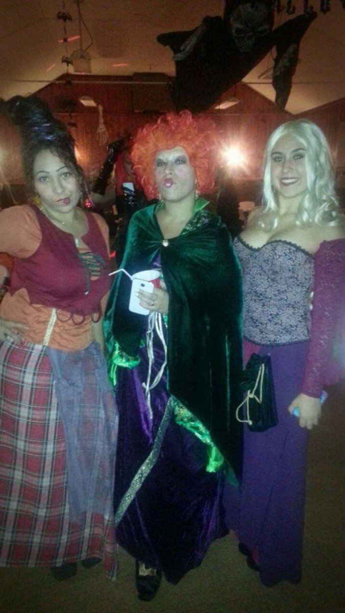 lee_luv's tweet photo. B4 they started selling #sandersonsister Costumes, we were channeling the sanderson sisters at ❤ ..homemade looks in honor of the Classic #HocusPocus,thank you for these iconic characters @BetteMidler
Can't wait for #Hulaween @NYRP got my🎟#31nights#sandersonsisters @FreeformTV https://t.co/BAkJfp35cR