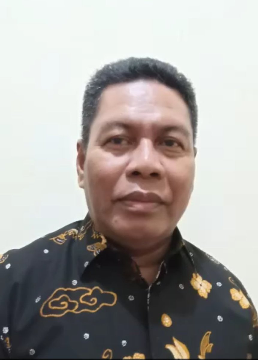 Batik merupakan produk Asli Indonesia. Selamat Hari Batik Nasional
#yamgTerbaikyangTerbatikKemdesaPDTT
