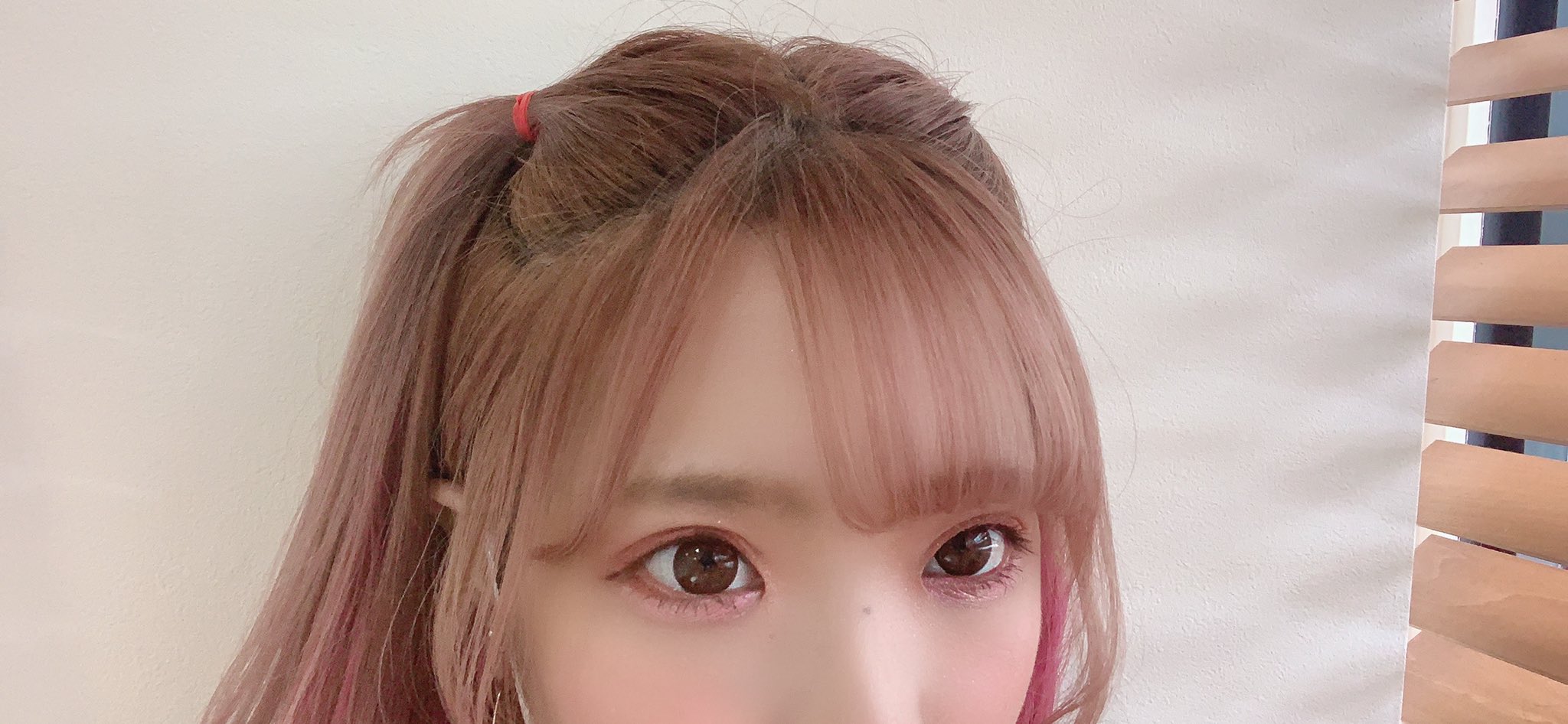 Rico おはようございます 前髪が伸びてしまったので 久々に3角分け目のアイドル前髪に シースルーでも出来るんです 女子必見 絶対崩れない前髪の作り方 アイドル前髪編 T Co Hhdknrdasd アイドル前髪 日向坂46 風 T Co