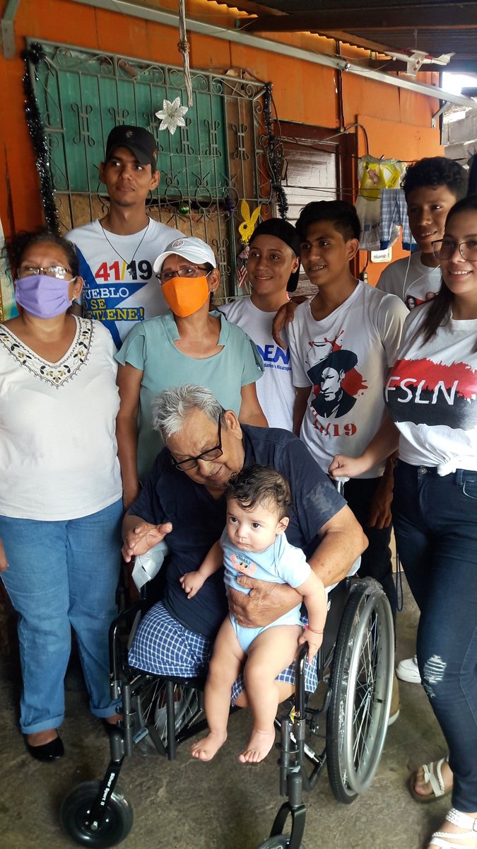 Exitosa entrega de sillas de ruedas a (2) protagonistas del BARRIO 14 de junio sector #1 Y 2 GRACIAS AL BUEN GOBIERNO. comprometidos con el PUEBLO,en la restitución de derechos protagonistas :                  1.-DON CARLOS RODRÍGUEZ  Y                  2.-FRANCISCA HERRERA