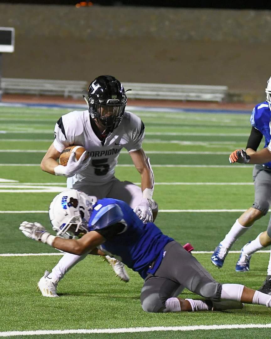 EPSports915's tweet photo. FINAL 
@HorizonHSFB 4️⃣0️⃣
🆚
@BearTVBowie 2️⃣0️⃣

📸 Courtesy @SjEPhotography2 🔥

Powered by @scorestream | @Prep1USA 

#TXHSFB https://t.co/AyRklhRva9
