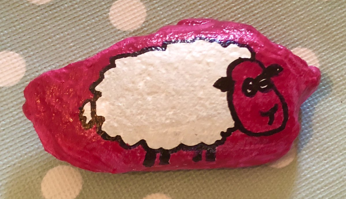 @markcharnock @Reallisariley @JenIsThatYou @lawrencenotrin @TonysTrials
Beatrice painted an #Emmerdale sheep on one of her pebbles. 🙏
She’s continuing to raise money through her Sponsored Pretty Pebble Hunt for our amazing #NHS Front-Line workers & volunteers @NHSCharities 💖 https://t.co/EMt7tiy9mo