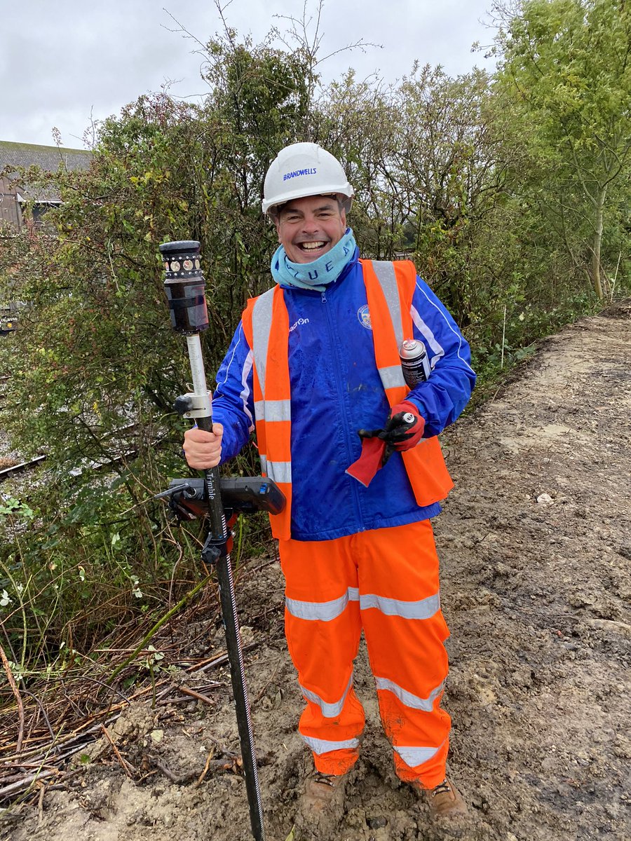 Nice attire for a Friday morning in the rain ! 😉