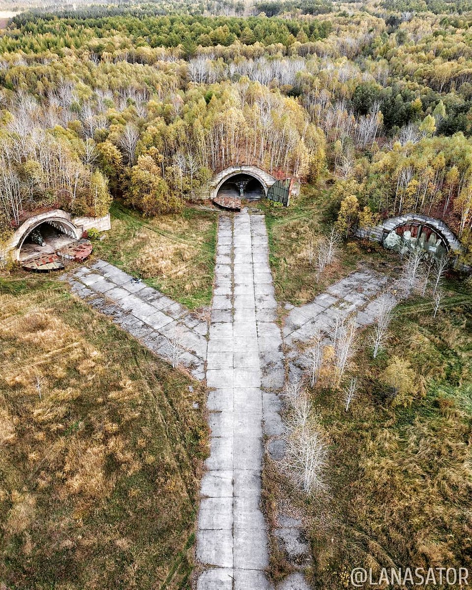 GeopToc's tweet photo. Base aérea de la II Guerra Mundial abandonada en 1994.

Cerca de Smirnykhovskii, Óblast de Sajalín, Rusia
https://t.co/qgU3AnDPRx https://t.co/lk7qmDUJ4W