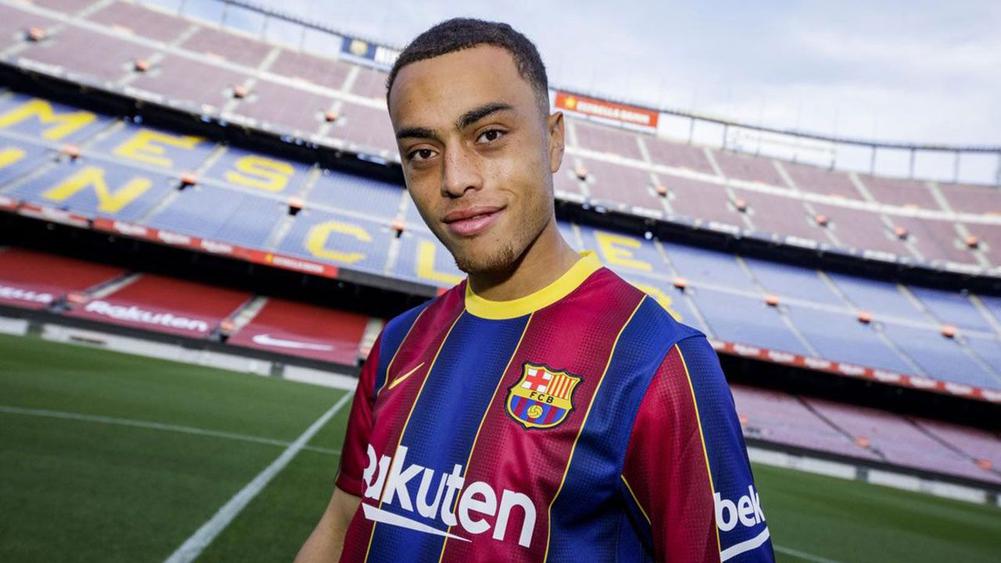 Thread | Interview from  @MikeVerweij with Sergiño Dest after completing his move from Ajax to Barcelona.