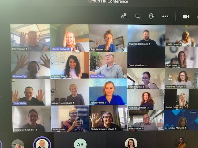 Alice_Browne1's tweet photo. It was my first virtual HR Global Conference with @DominoPrint_UK this week and look at all these happy faces!
#GlobalTeam #HRrebels #SquadGoals https://t.co/9VqTvLjm02
