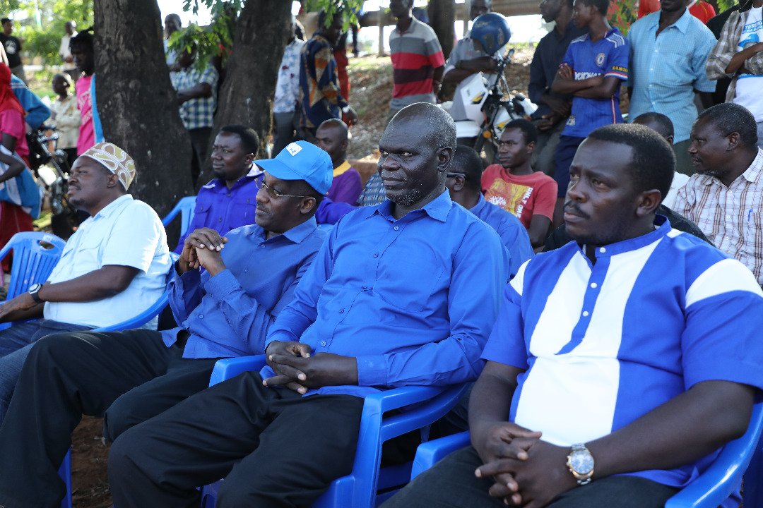 Nanda48960100's tweet photo. Mgombea uraisi kwa tiketi ya NCCR MAGEUZI mh Yeremia kurwa maganja akiwa katika mkutano wa kampeni jimbo la kigoma mjini ambapo pia alimnadi na kumuombea kura mgombea ubunge jimbo la kigoma mjini ndg wiston andrew mogha @nccrmageuzihq @YeremiaMaganja @WistonMogha @bernMembe https://t.co/6moHUgu3pJ