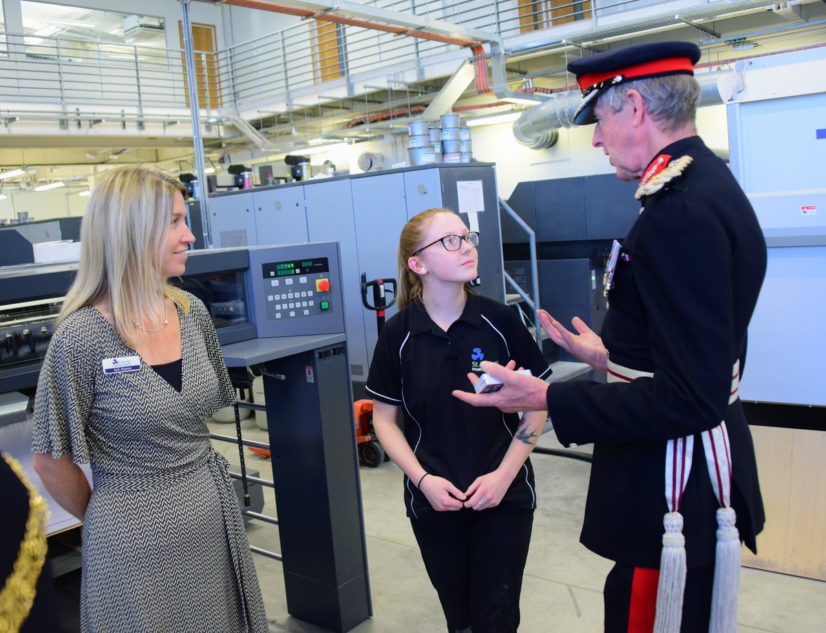 AustellPrint's tweet photo. Today we celebrate the first anniversary of our @OfficialMadein1 accreditation.

Last October we were pleased to host @cornwall_ll and St Austell Mayor @timstyles61. They had a tour around the factory and presented us with our certificate of membership.

https://t.co/magFBlkpB9 https://t.co/Yck0kqnzfE