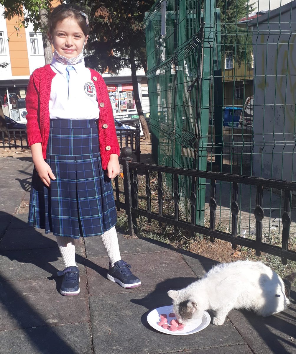 Çocuklarımızı Hayvan Sevgisi ile Büyütelim ki, O Sevgi Tüm Dünya'yı Güzelleştirsin!
Hayvanları Koruma Haftası Kutlu Olsun! 
#sevgiylepaylasiyorum #esenlermehmetakifersoy
<a href="/EsenlerIlceMEM/">Esenler İlçe Millî Eğitim Müdürlüğü</a>