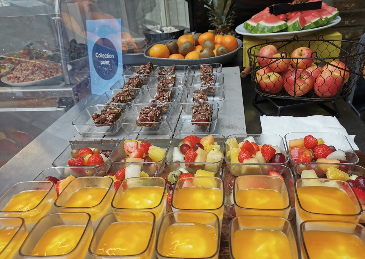 ChartwellsInd's tweet photo. Some great imagery of our COVID-19 safe salad bar at The Quinton House School. All dishes are served safely by our wonderful team. #ChartwellsIndependent #Backtoschoolsafely https://t.co/MT74qbiws6