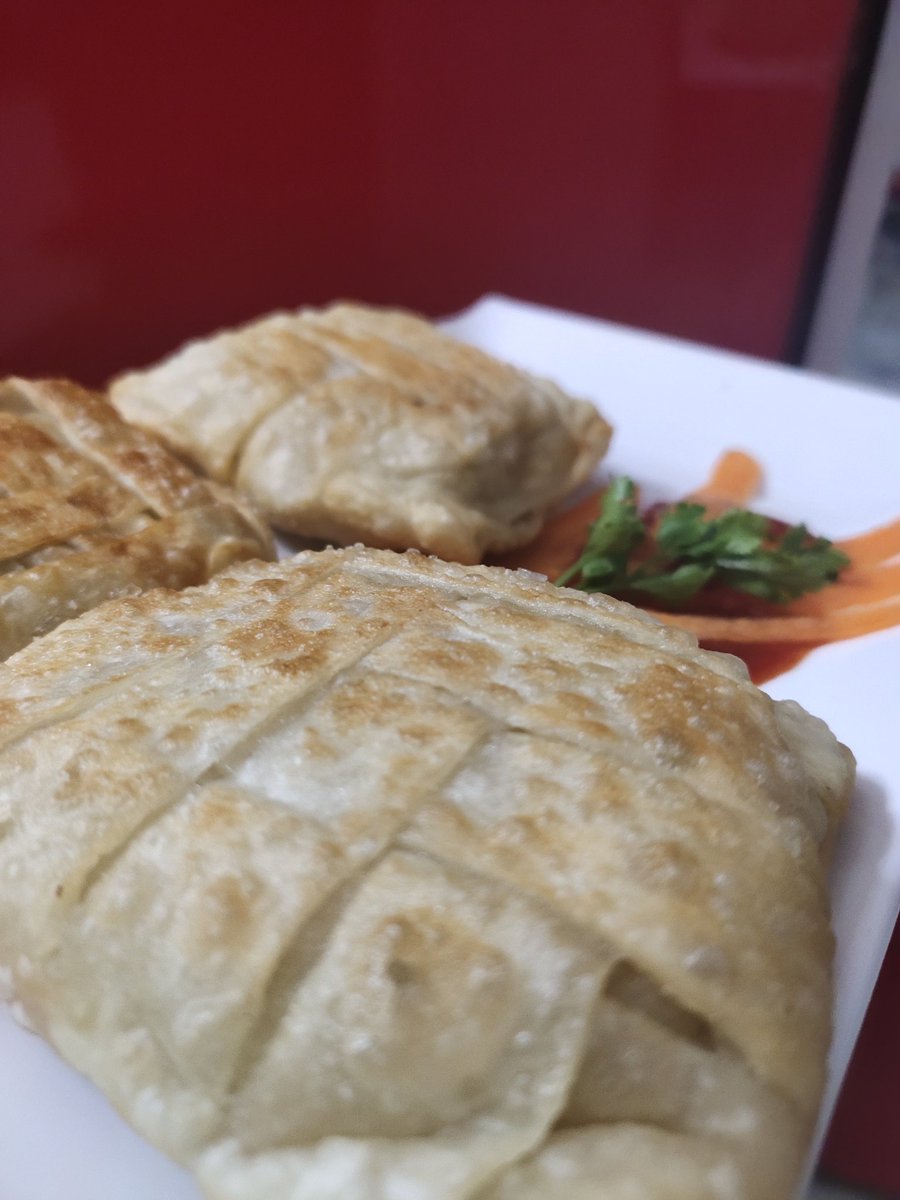 Reshmysfoodtree's tweet photo. Chicken tikka pillow
#reshmysfoodtree #chickenstarters https://t.co/73ygRVQYyi