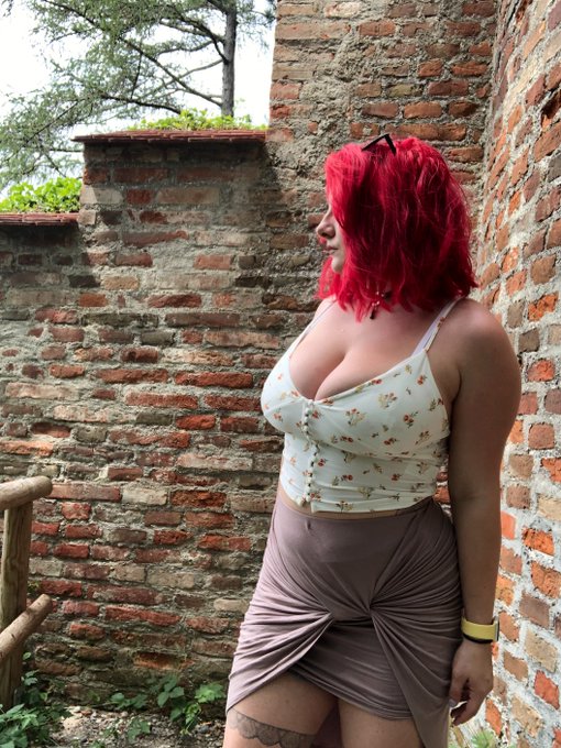 I&#039;ve always loved old brick walls. Decided to pose in front of this with my self camera last summer before<a href="/tag/mvsales"class="tags"><span>&#35;mvsales</span></a>