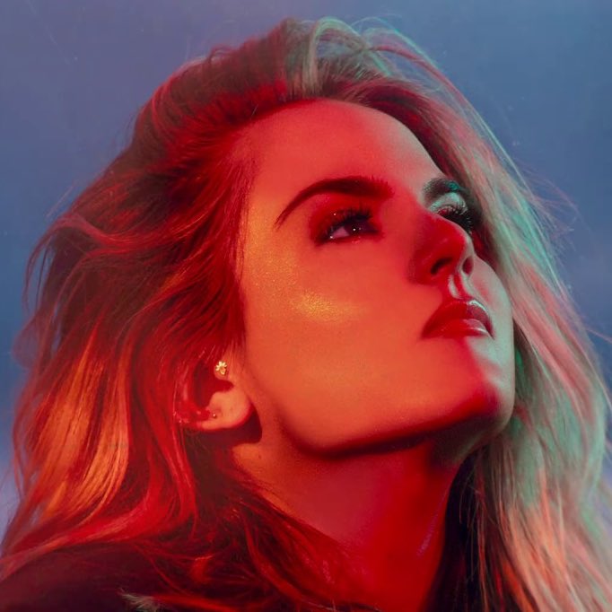 MusicNewsRumor's tweet photo. JoJo (@iamjojo) has just released an inspirational new song titled “The Change” written by @Diane_Warren and produced by @NickyDaveyMusic!

Buy and stream #TheChange here: https://t.co/pjTE5Xgb8B https://t.co/TyaAATzIOG