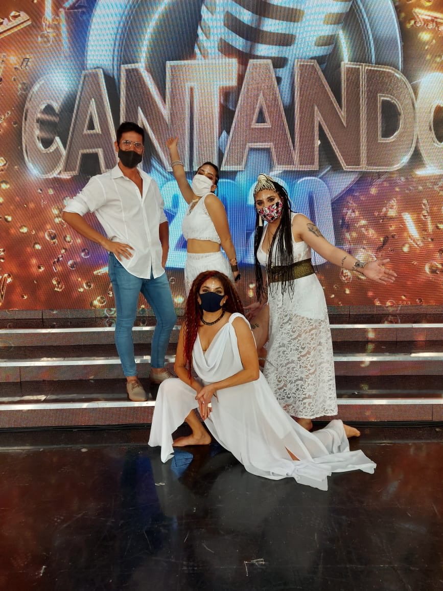 RocioQuirozz's tweet photo. Me voy a dormir ,Muy feliz Gracias a todos por este cariño tan lindo Los Amo Hermoso Equipo
#ClaribelMedina #agostinaalarcon
#vanella.pablo #cyntiavar ❤️🔥🙌 https://t.co/26GSWJq4R4