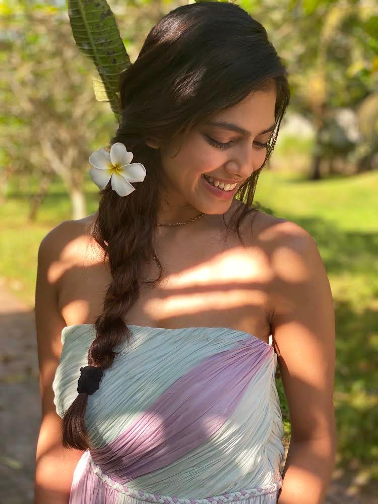 MalavikaM_Fans's tweet photo. #MalavikaMohanan unwinds in Goa looking super gorgeous ❤️😍 #Master @MalavikaM_ https://t.co/t38xk1fhl7
