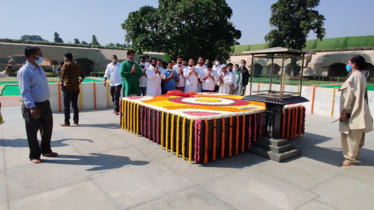 srinivasiyc's tweet photo. Paid floral tribute to the Father of the nation in Rajghat today.

#MahatmaGandhi https://t.co/7o62CNXle3