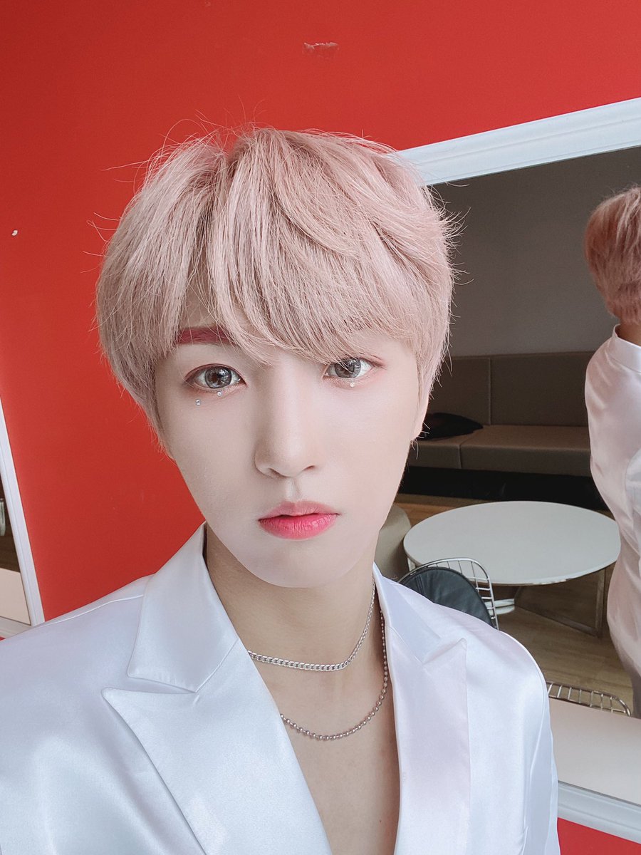 형법 347조... 

#업텐션 #선율 #UP10TION #SUNYOUL