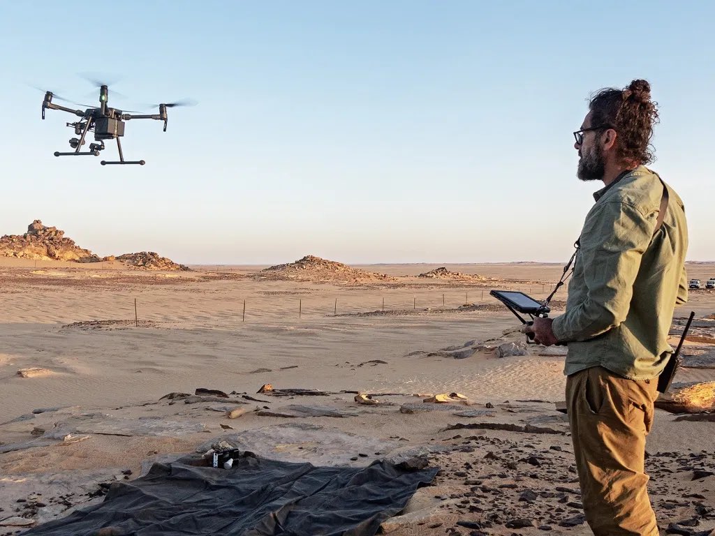 FarRobotics's tweet image. Delighted to share news that we won a £1,000,000 #EICHorizon @EU_Commission Innovation Prize for the #drones in #humanitarian #mineaction project led by @HI_france in #Chad. All the hard and smart work has been acknowledged by the award. More info at mr-au.com.