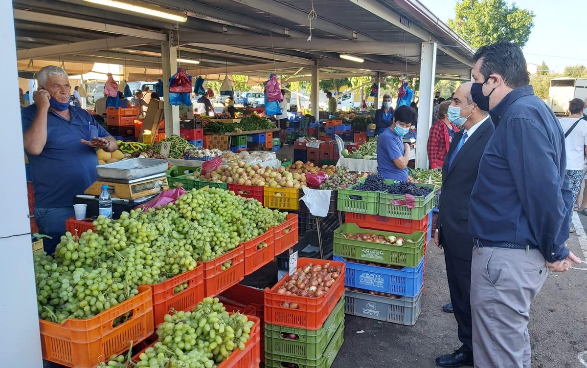 Πρωινή επίσκεψη στην λαϊκή αγορά Δήμου Στροβόλου, συνοδευόμενος από τον Δήμαρχο και τον Δημοτικό Γραμματέα Στροβόλου. <a href="/voteandreas/">AN. PAPACHARALAMPOUS</a>