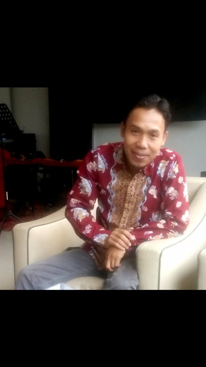 rahman070787's tweet photo. selamat hari batik nasional.
yang terbaik yang terbatik. https://t.co/e9P63WEpz6