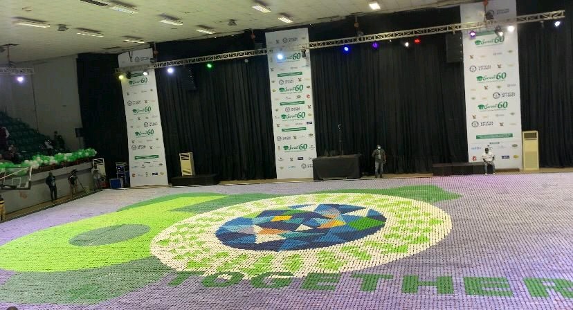 Stanzuby's tweet photo. Nigeria is about to break a historic world record yet again, as it celebrates its Diamond Jubilee Independence Anniversary with the grandiose Sweet 6ixty event, set to make it the Guinness World Record holder for the world's largest anniversary logo made with cupcakes.#Sweet6xity https://t.co/Nz0joHX7D8
