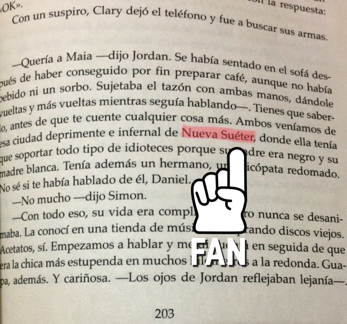 Aprofitant el #DiaInternacionalDeLaTraducció, comentem el nostre TOP 5 de  ̶m̶i̶l̶l̶o̶r̶s̶ pitjors traduccions a @laprimera105!

- Llegeixo Messi (Leo)
- 100.000 galls dindi (100.000 pavos)
- Echando lo blanco (Tirant Lo Blanc)
- Nueva Suéter (Nueva Jersey)
- Vaig Pelar (Pelé)