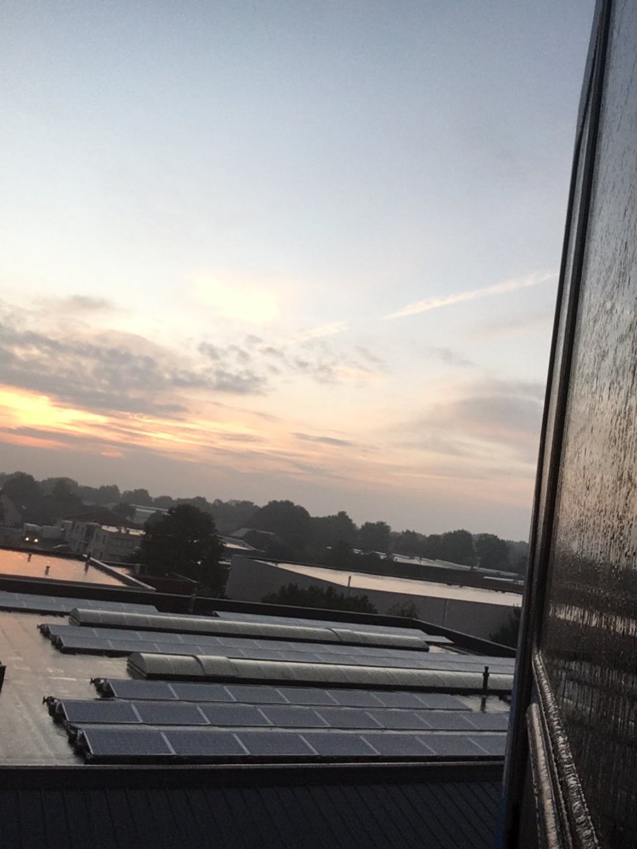KraanverhuurW's tweet photo. Vandaag in #Dalfsen bij @WienenAutotech voor @Hak4tDaglicht via @Sercodak #thuiswedstrijd https://t.co/oqm1k7VqBm