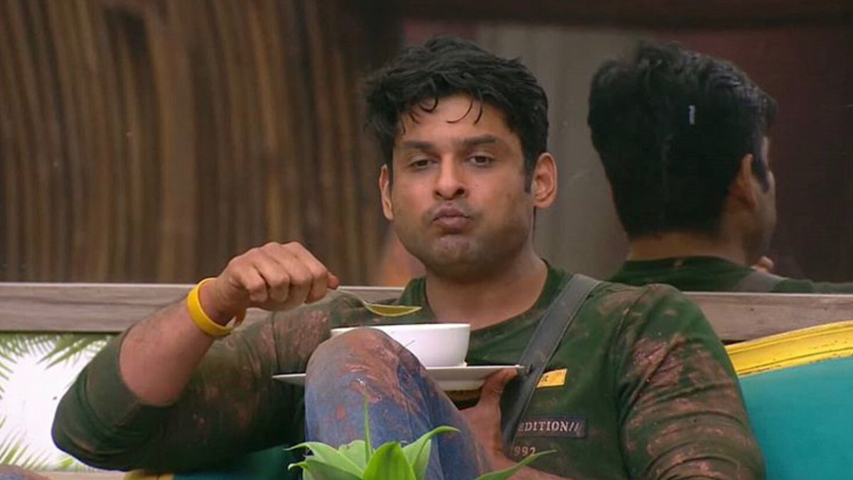 this pout  #SidharthShukla*also the way he holds the spoon *