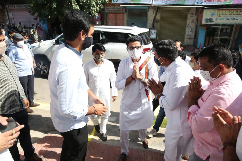 Sachin Pilot (@sachinpilot) on Twitter photo рд░рд╛рд╖реНрдЯреНрд░рдкрд┐рддрд╛ рдорд╣рд╛рддреНрдорд╛ рдЧрд╛рдВрдзреА рдЬреА рдПрд╡рдВ рдкреВрд░реНрд╡ рдкреНрд░рдзрд╛рдирдордВрддреНрд░реА рд▓рд╛рд▓ рдмрд╣рд╛рджреБрд░ рд╢рд╛рд╕реНрддреНрд░реА рдЬреА рдХреА рдЬрдпрдВрддреА рдХреЗ рдЕрд╡рд╕рд░ рдкрд░ рдкреАрд╕реАрд╕реА рдореБрдЦреНрдпрд╛рд▓рдп рдкрд░ рдЖрдпреЛрдЬрд┐рдд рдкреБрд╖реНрдкрд╛рдВрдЬрд▓рд┐ рдХрд╛рд░реНрдпрдХреНрд░рдо рдореЗ рд╢рд┐рд░рдХрдд рдХрд░ рдЙрдиреНрд╣реЗрдВ рд╢реНрд░рджреНрдзрд╛рдВрдЬрд▓рд┐ рдЕрд░реНрдкрд┐рдд рдХреАред
рдЖрдЬ рдХреЗ рджрд┐рди рд╣рдореЗрдВ рдЧрд╛рдВрдзреА рдЬреА рдПрд╡рдВ рд╢рд╛рд╕реНрддреНрд░реА рдЬреА рдХреЗ рд╡рд┐рдЪрд╛рд░реЛрдВ рд╡ рдЖрджрд░реНрд╢ рдореВрд▓реНрдпреЛрдВ рдкрд░ рдЪрд▓рдиреЗ рдХрд╛ рд╕рдВрдХрд▓реНрдк рд▓реЗрдирд╛ рдЪрд╛рд╣рд┐рдПред рд░рд╛рд╖реНрдЯреНрд░рдкрд┐рддрд╛ рдорд╣рд╛рддреНрдорд╛ рдЧрд╛рдВрдзреА рдЬреА рдПрд╡рдВ рдкреВрд░реНрд╡ рдкреНрд░рдзрд╛рдирдордВрддреНрд░реА рд▓рд╛рд▓ рдмрд╣рд╛рджреБрд░ рд╢рд╛рд╕реНрддреНрд░реА рдЬреА рдХреА рдЬрдпрдВрддреА рдХреЗ рдЕрд╡рд╕рд░ рдкрд░ рдкреАрд╕реАрд╕реА рдореБрдЦреНрдпрд╛рд▓рдп рдкрд░ рдЖрдпреЛрдЬрд┐рдд рдкреБрд╖реНрдкрд╛рдВрдЬрд▓рд┐ рдХрд╛рд░реНрдпрдХреНрд░рдо рдореЗ рд╢рд┐рд░рдХрдд рдХрд░ рдЙрдиреНрд╣реЗрдВ рд╢реНрд░рджреНрдзрд╛рдВрдЬрд▓рд┐ рдЕрд░реНрдкрд┐рдд рдХреАред
рдЖрдЬ рдХреЗ рджрд┐рди рд╣рдореЗрдВ рдЧрд╛рдВрдзреА рдЬреА рдПрд╡рдВ рд╢рд╛рд╕реНрддреНрд░реА рдЬреА рдХреЗ рд╡рд┐рдЪрд╛рд░реЛрдВ рд╡ рдЖрджрд░реНрд╢ рдореВрд▓реНрдпреЛрдВ рдкрд░ рдЪрд▓рдиреЗ рдХрд╛ рд╕рдВрдХрд▓реНрдк рд▓реЗрдирд╛ рдЪрд╛рд╣рд┐рдПред