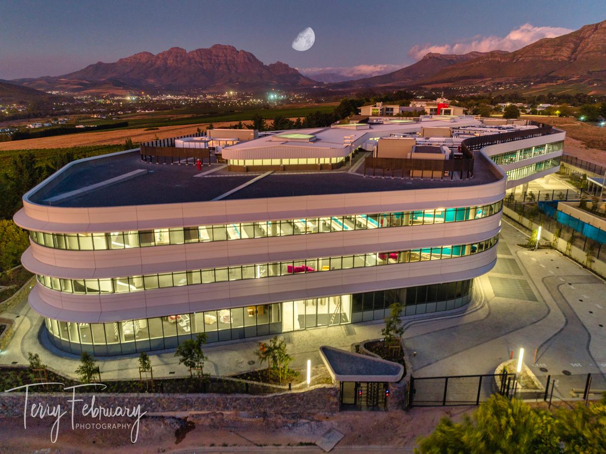 In the September issue of <a href="/AssetMagazine/">Asset magazine</a>, I chat with  Ernst Wolfaardt about <a href="/CapitecBankSA/">Capitec</a>  banks' collaborative ethos and how those ideas guided their building requirements for the new campus building in Stellenbosch, South Africa.

bit.ly/3lWTKID