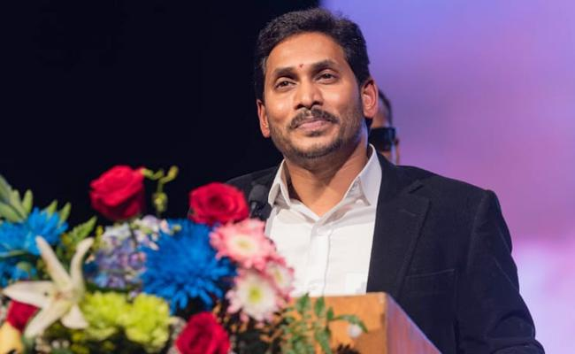 YSJFansCampaign's tweet photo. "Village volunteers are dedicated people who will be voluntarily working with service motive and are not the sanctioning authority but are only part of the delivery mechanism of welfare schemes of the government," the AP government said.
#GramaSwarajyamInAP
#YSJagan https://t.co/6NKZbzgkM2