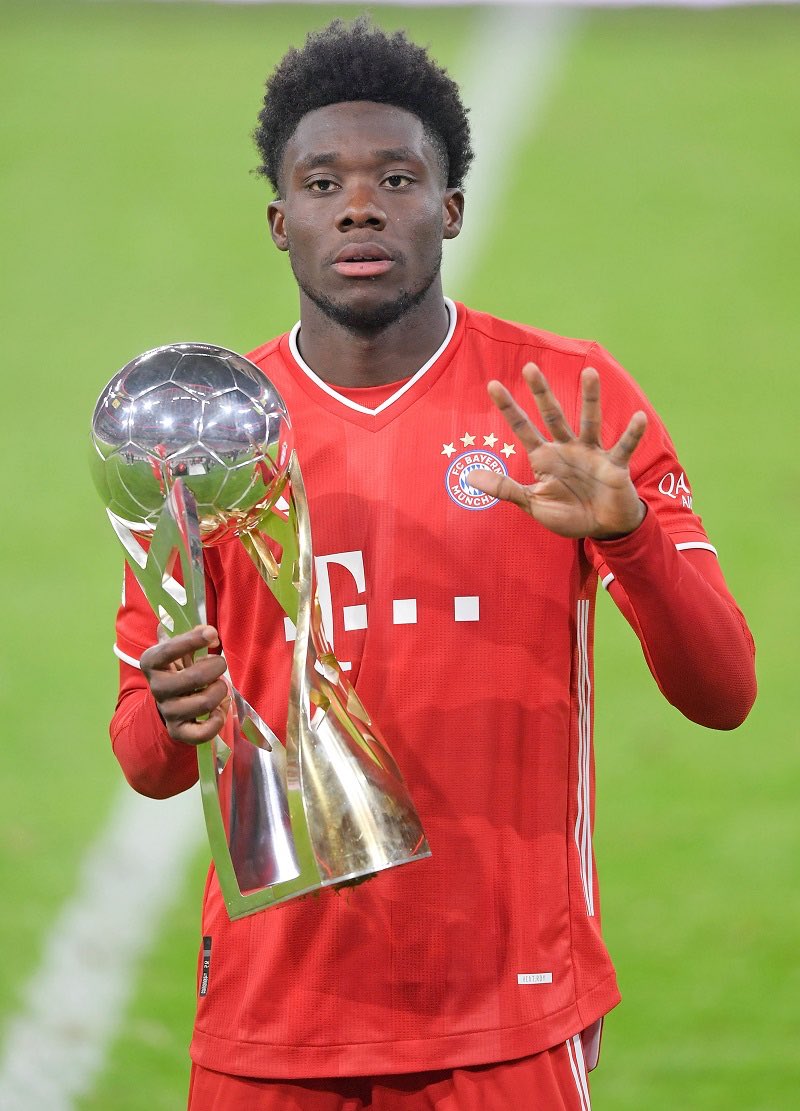 Footballtweet's tweet photo. Alphonso Davies: 

🗣 “McDonald's, if you are currently looking at me with my trophies, I want to remind you that a few years ago I applied for a job at one of your restaurants. But you never called me back."

👏💪❤ https://t.co/RGDvNcUs95
