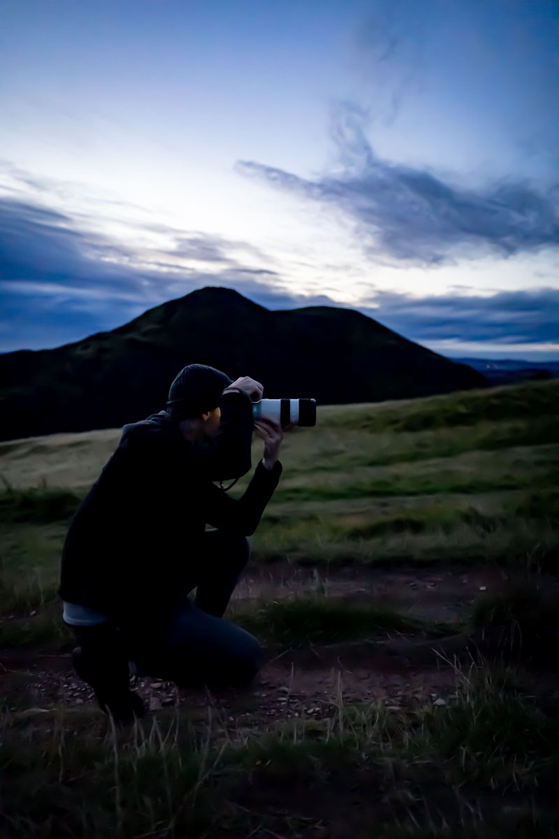 Definitely worth the hike up Arthur’s Seat at the crack of dawn to capture some stunning imagery for our latest shoot.   Co-founder Steve captured this fab shot of the amazing <a href="/JayGolian/">Jay Golian</a> doing his thing 🌅📸🏴󠁧󠁢󠁳󠁣󠁴󠁿 #sunrise #edinburgh #arthursseat #scotland #visitscotland