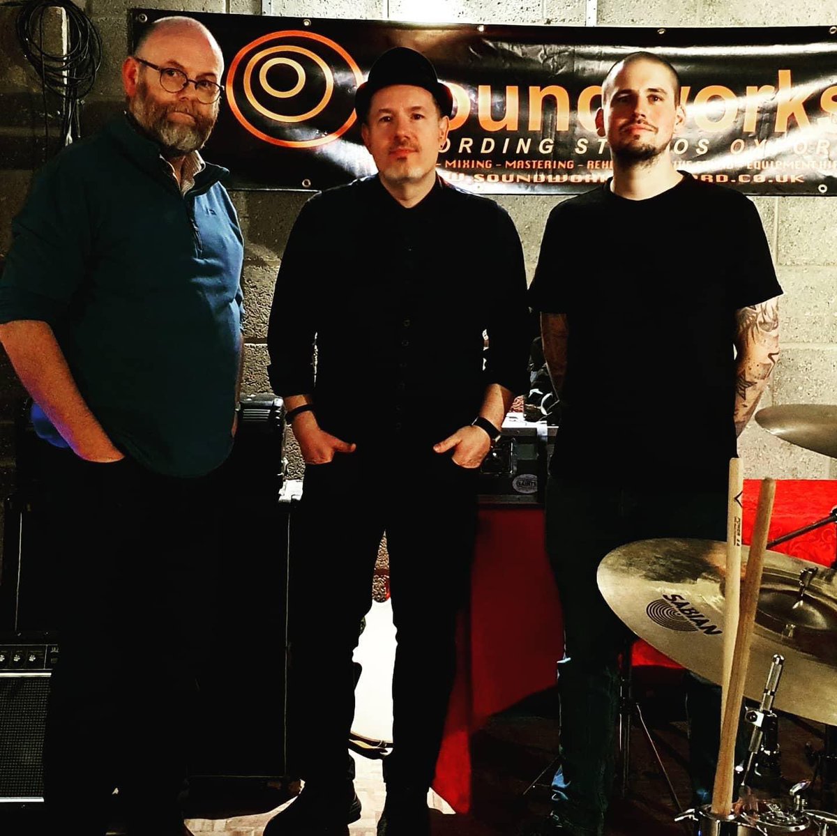 Great to be back #rocking with the gents at <a href="/SoundworksOxon/">Soundworks Oxford</a> tonight. Right boys, masks back on 🤠#newmusic #Oxford #americana