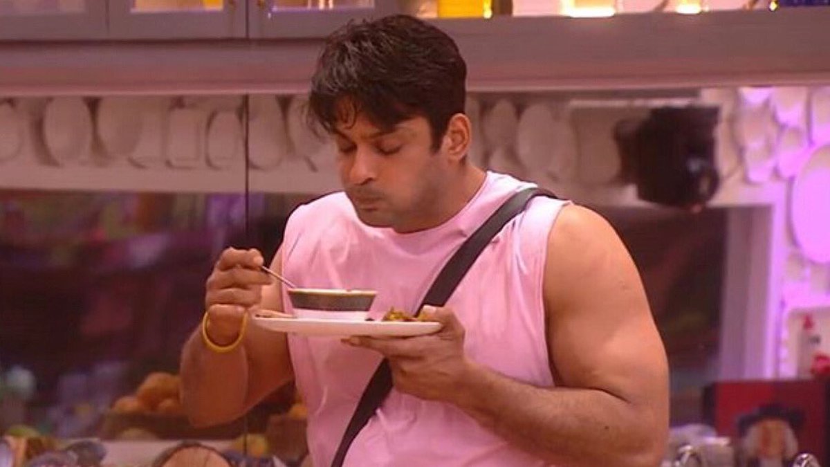 lastly him pouting in this pink sleeveless tee  #SidharthShukla