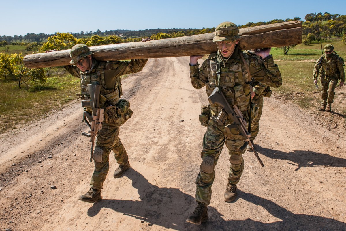 CATCAusArmy's tweet photo. Ex Pearl Ridge at the @SOArtyAusArmy tests IETs on completing physically demanding tasks, while concurrently making tactical decisions and working as a team.
#GoodSoldiering #OurPotential #artillery https://t.co/WXsGy2p0aR