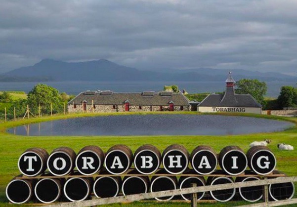 Torabhaig releases "rare new arrival" into peated Single Malt market: tinyurl.com/y399r4wk #Torabhaig #whisky #IsleofSkye #mossburndistillers