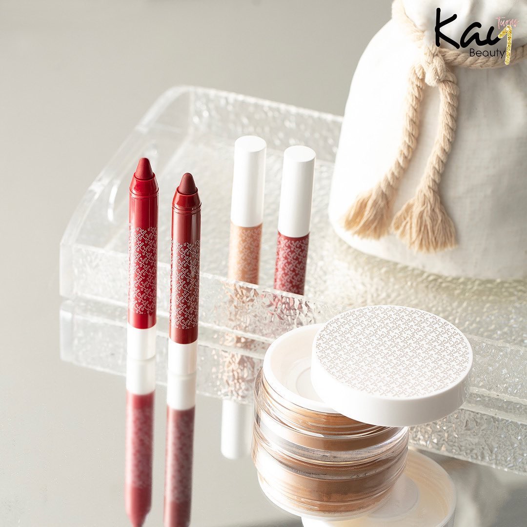 katrin_kay's tweet image. Weekend Essentials 💁🏻‍♀️
Let’s Kick off the weekend with all our makeup essentials 😍

Got yours?✨

// Exclusively available at Nykaa.com // Tap to shop 👆🏻

#KayBeauty #KayByKatrina #WeekendEssentials #MakeupMustHave #MakeupThatKares
#KatrinaKaif