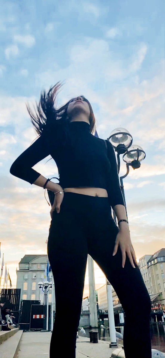 cassandrasleee's tweet photo. Hiiiii semua ❤️❤️❤️ https://t.co/Hgzh0SJ2ld