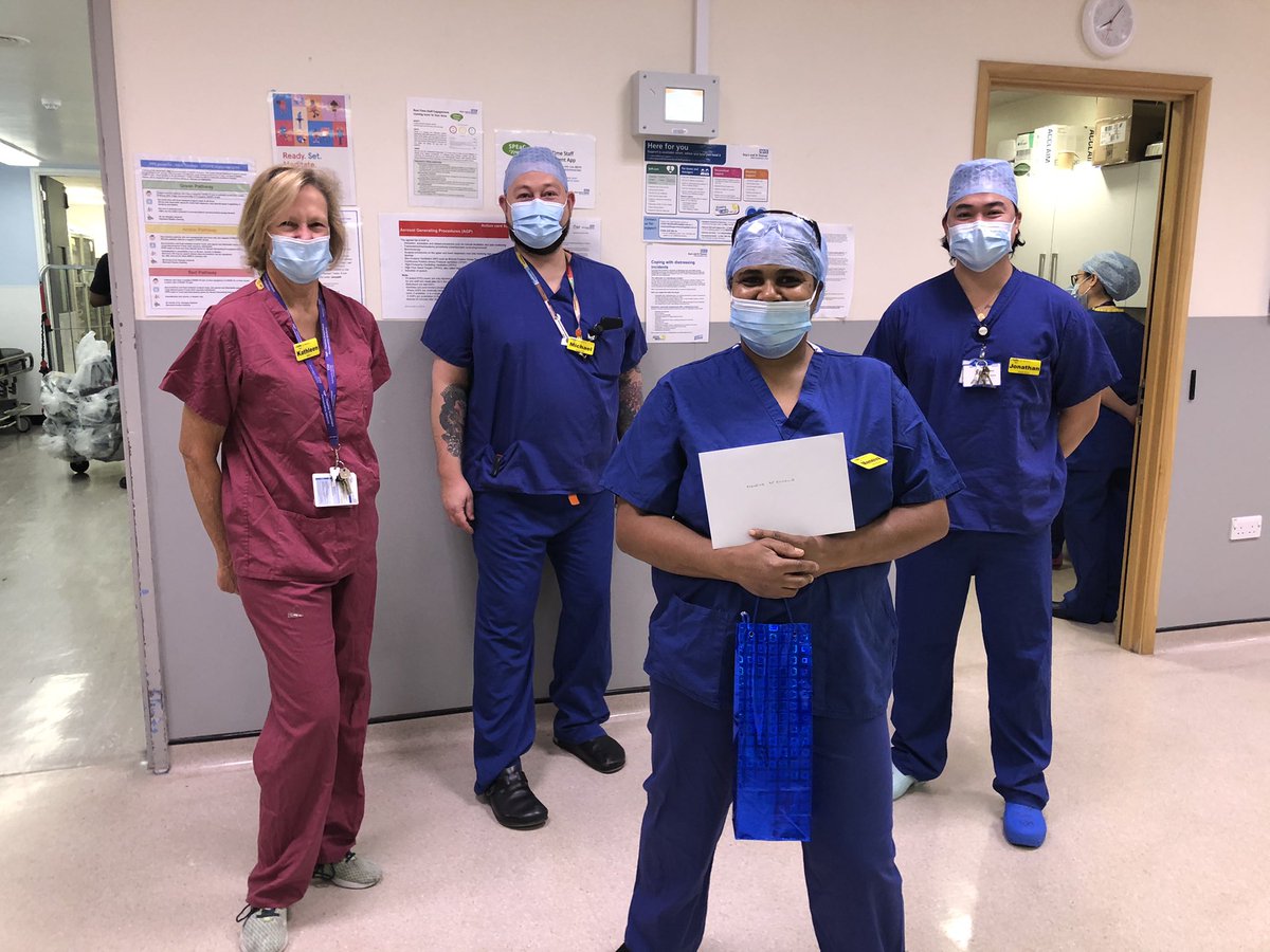Antonialynch's tweet image. Relaunch of our #ClinicalFridays today! Early start in theatres to wish Minieva a happy retirement #20yrs @GSTTnhs now to vaccinate each other against flu #GetYourFluJab